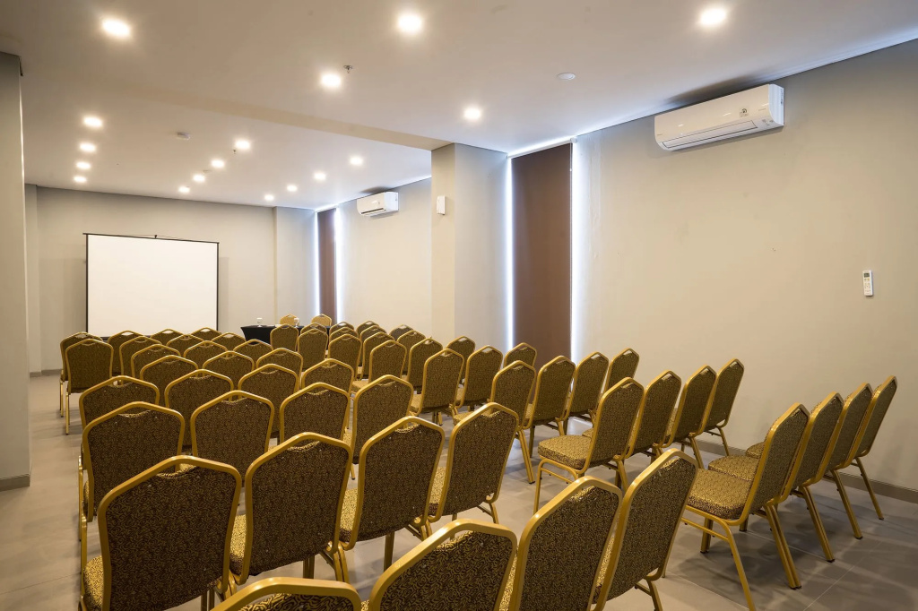 Maple Hotel Grogol