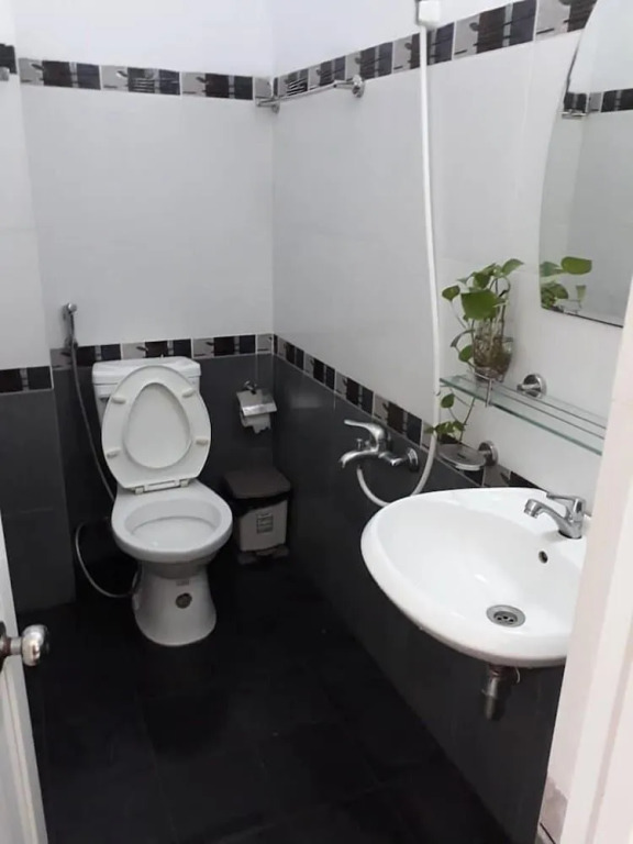 Queen Pearl Hostel