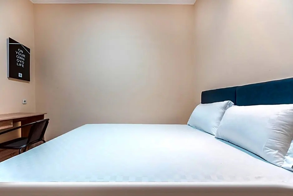 OYO Life 2709 Kost Cirendeu