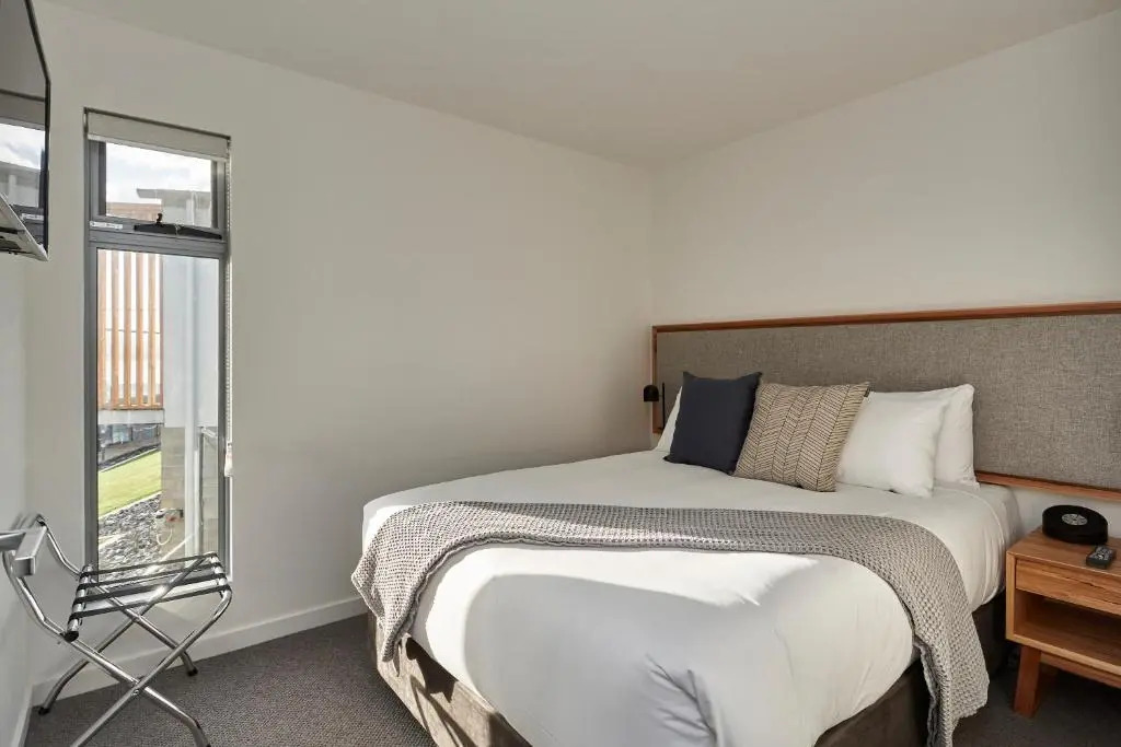 Rosevears Riverview Hotel