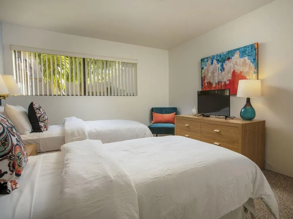 Downtown Winner at Plaza Villas by ACME House Company