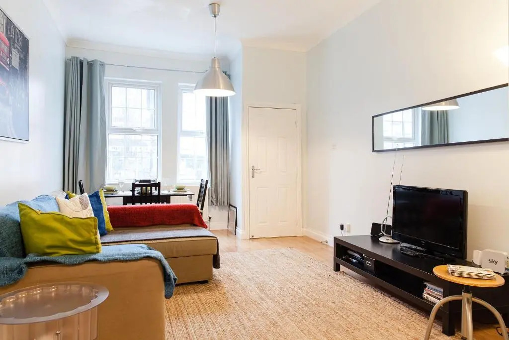 Spacious Comfy 2br Flat