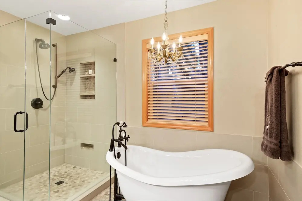 New Listing! Tahoe Donner Ski W/ Hot Tub 3 Bedroom Home