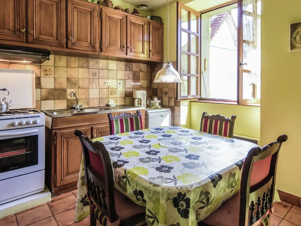 Peaceful Holiday Home in Bort-les-orgues Near the River