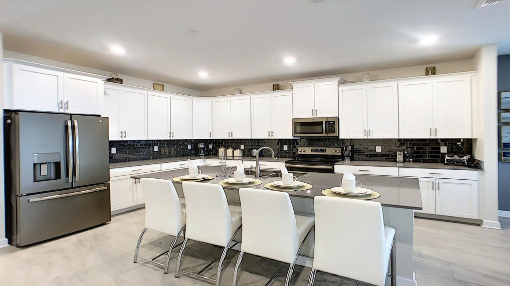 6BR Family Villa w Private Pool SPA Near Disney