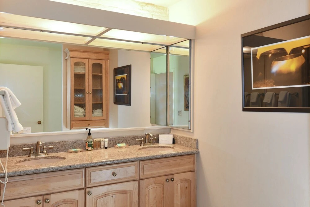 16 Fairways 2 Bedroom Condo by RedAwning