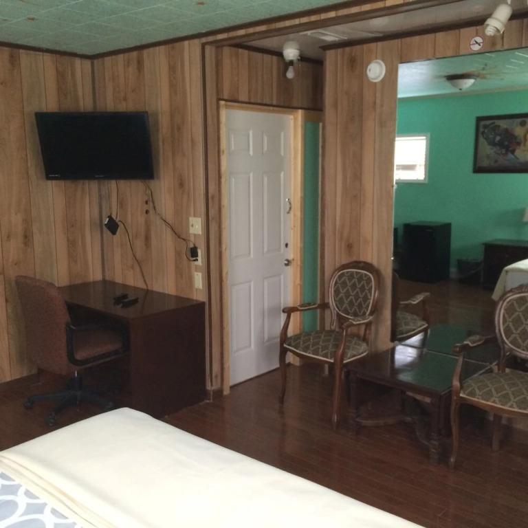 Dixie Plaza Hotel