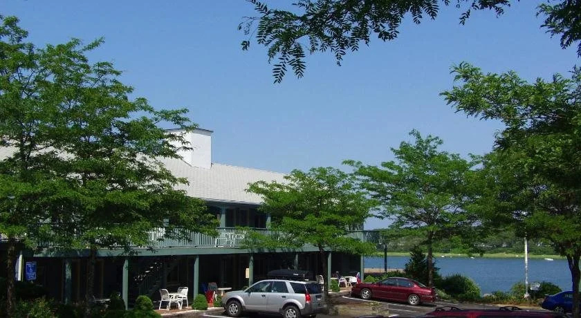 The Cove Motel