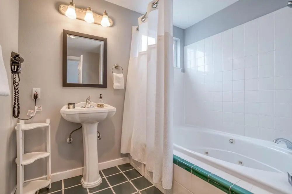 Nantucket Inn #2