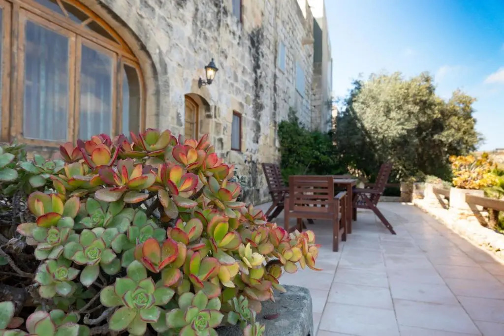 Villeleynah Amazing Gozitan Villa Pool - Happy Rentals