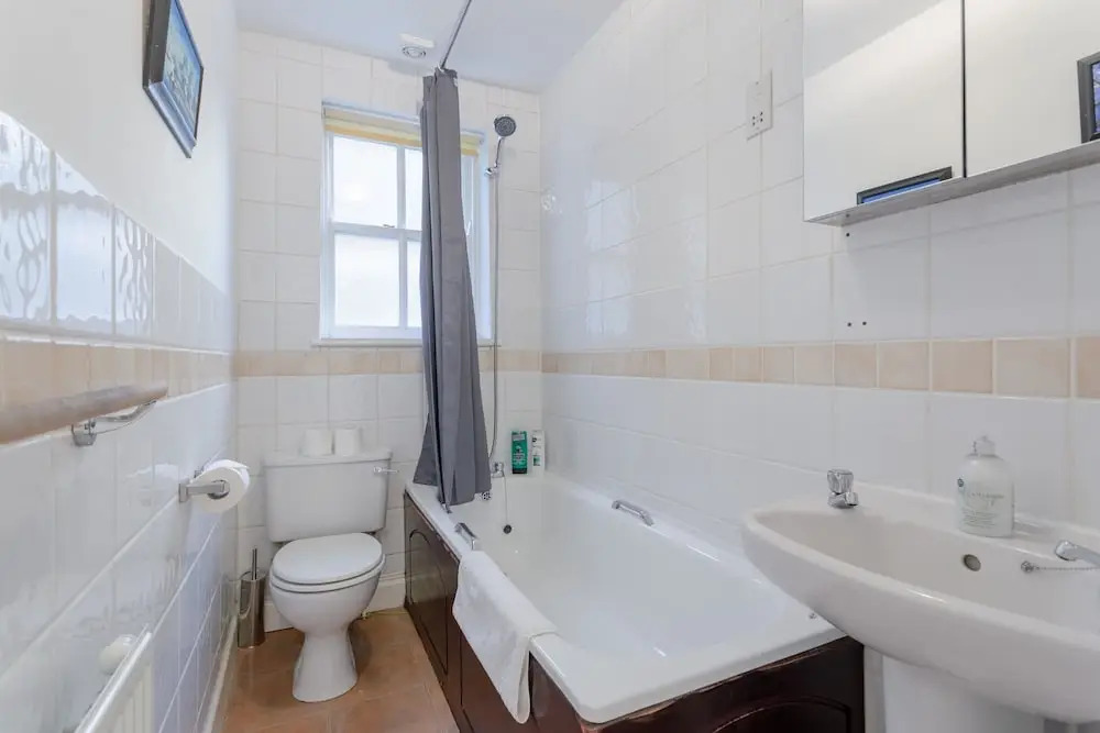 Charming 2 Bedroom Property in Clapham