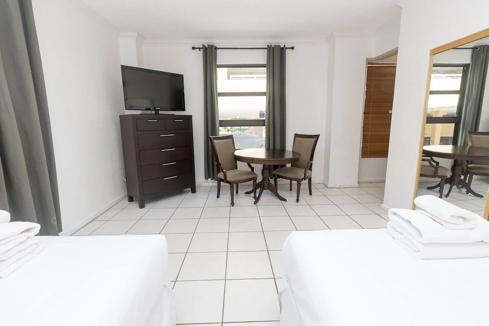 217 Hollywood Beach Resort