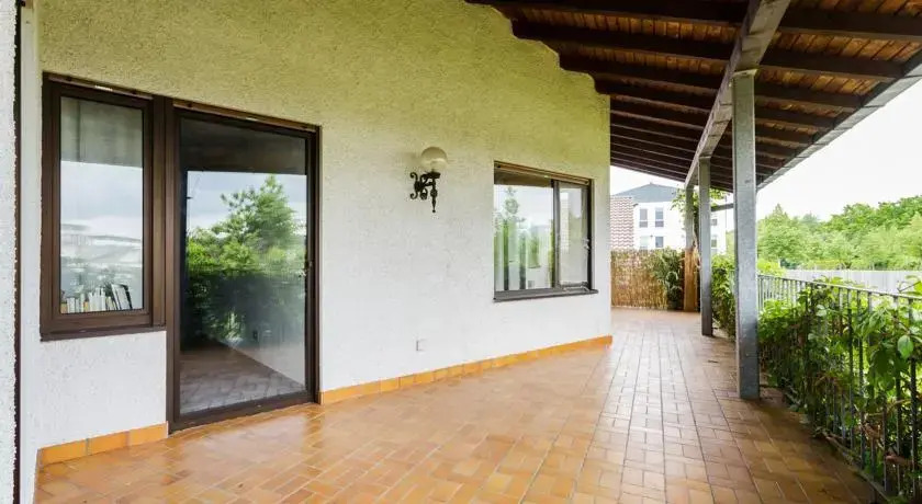 Villa West