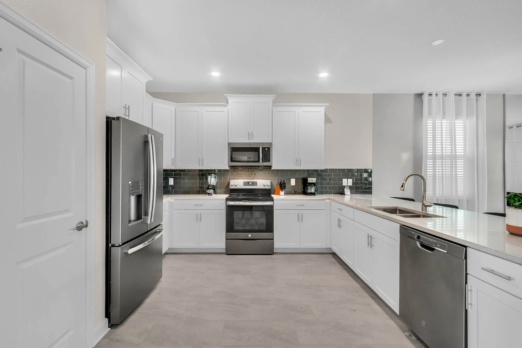 9 Bedrooms / 5 Bathrooms / Champions Gate (8824 CB), Davenport, US