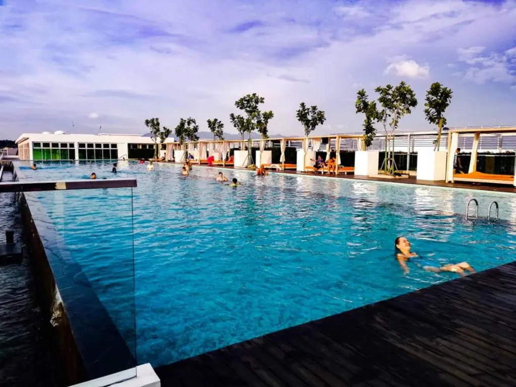 Blue Sky Apartment 5-6pax