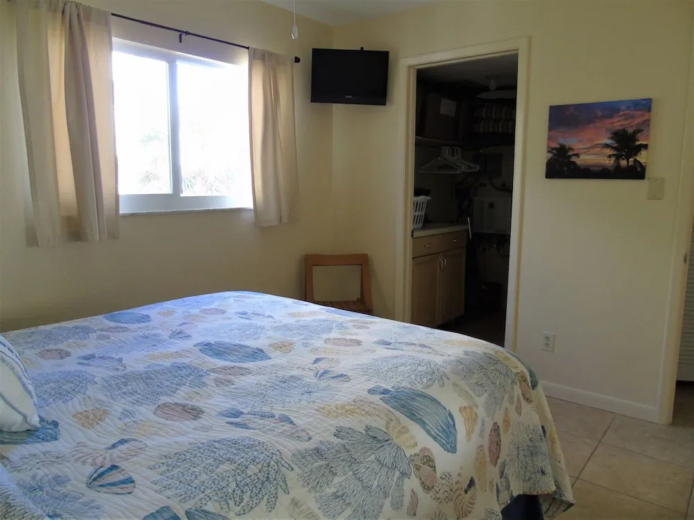 Sunset Royale - 300 2 Bedrooms 2 Bathrooms Condo