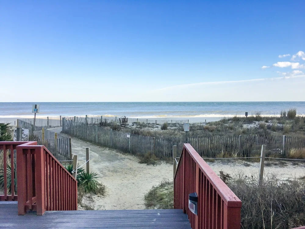 Canal-front W/ Pool & Docking, Near Beach 2 Bedroom Condo