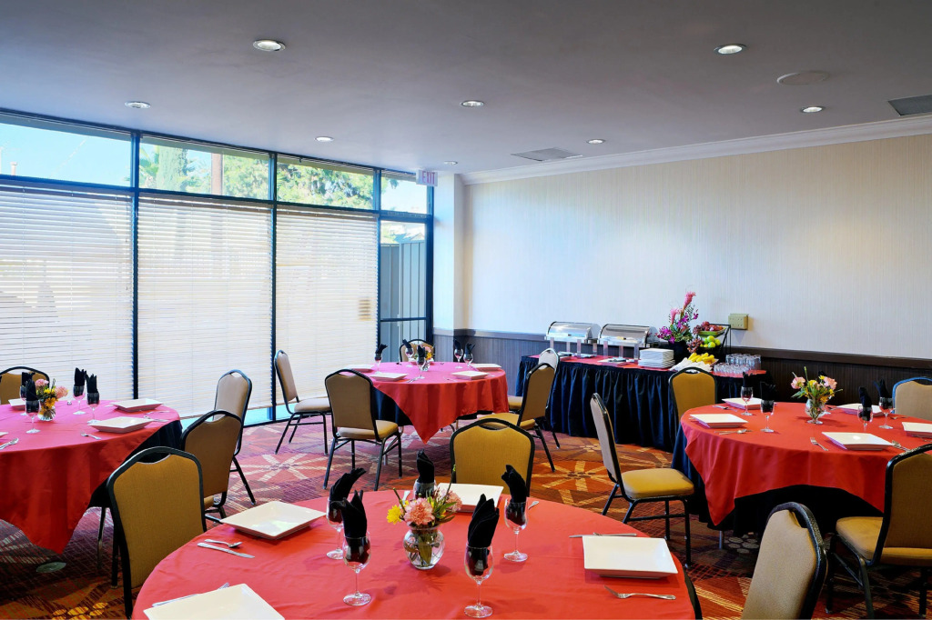 Holiday Inn Long Beach-Downtown Area