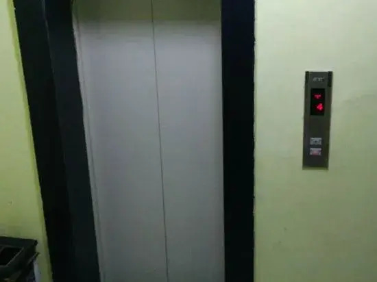 Yongzhou Hongfeng Express Business Hotel