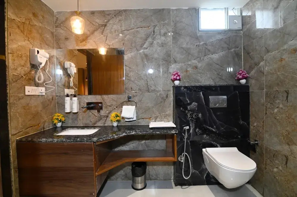 Carry Plus Hotel