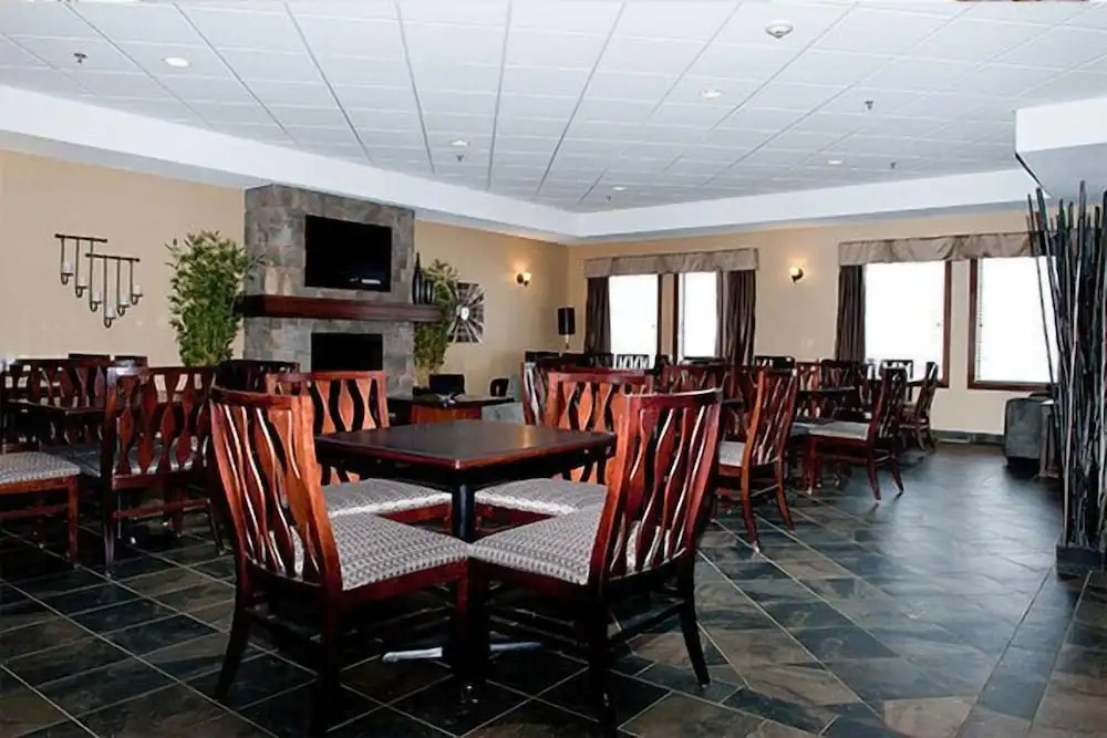 Paradise Inn and Suites