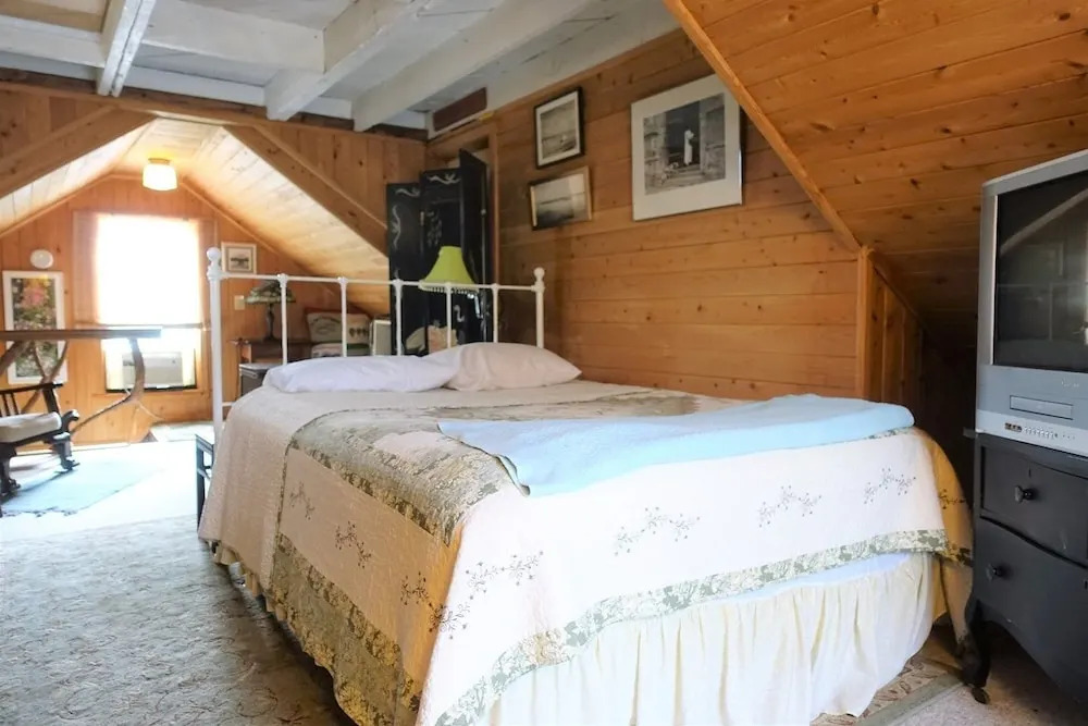 Mananaville 2 Bedrooms 2 Bathrooms Home