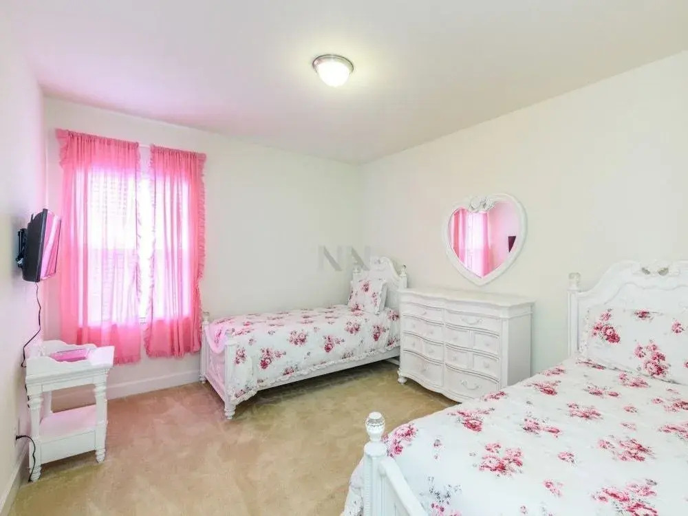 Rental near Orlando 6 Br home by RedAwning