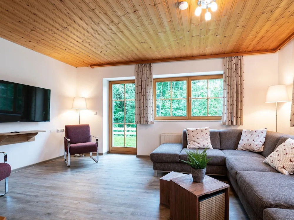 Luxurious Holiday Home in Rauris Near Cross-country Skiing