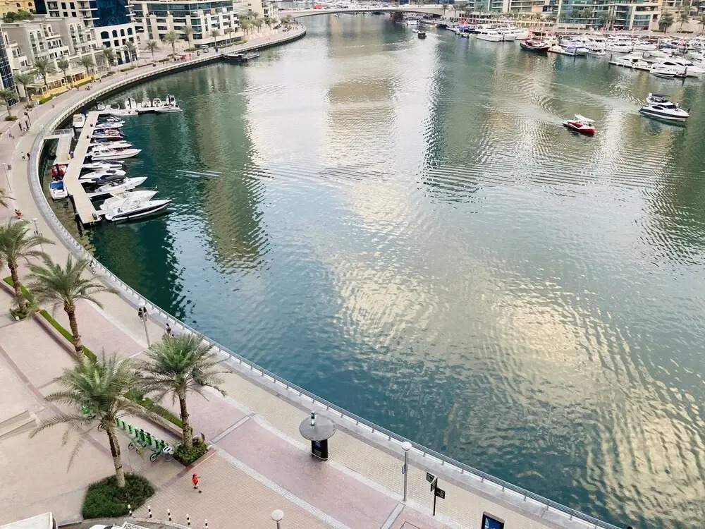 Whitesage - Marina Gem, Fancy Apartment with Waterfront Views, Dubai