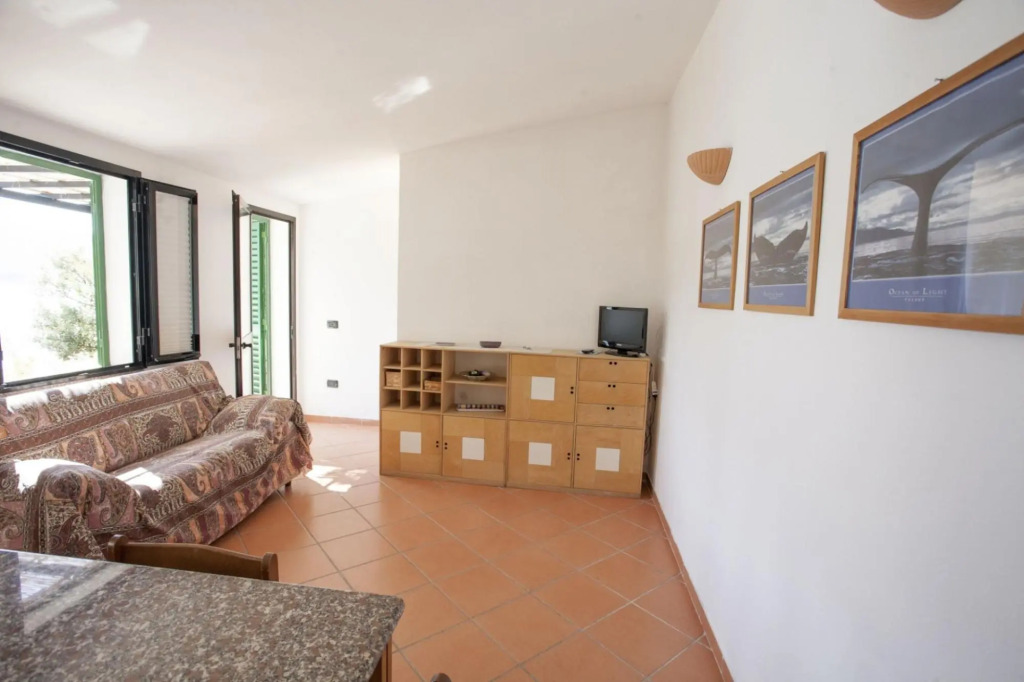 Charming apartment Ostrica seafront with view and private access directly to Forno beach-BILOCALE L'OSTRICA