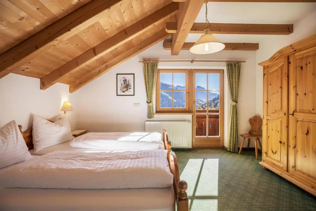 Felderhof Apt 1