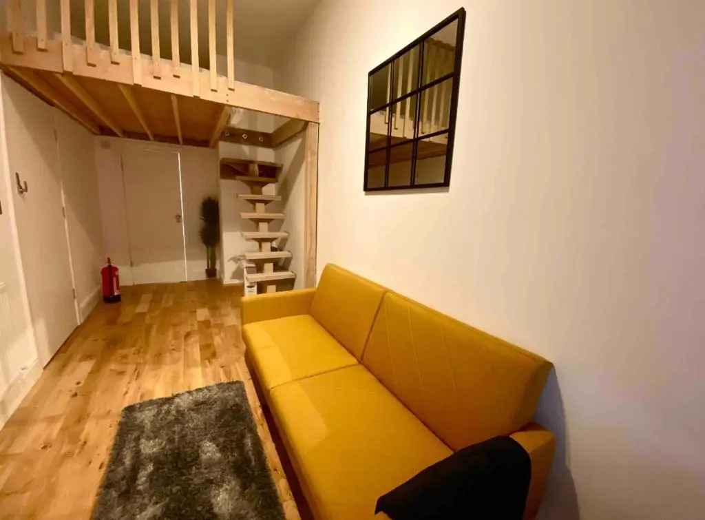 Flat 8, 10 St Johns