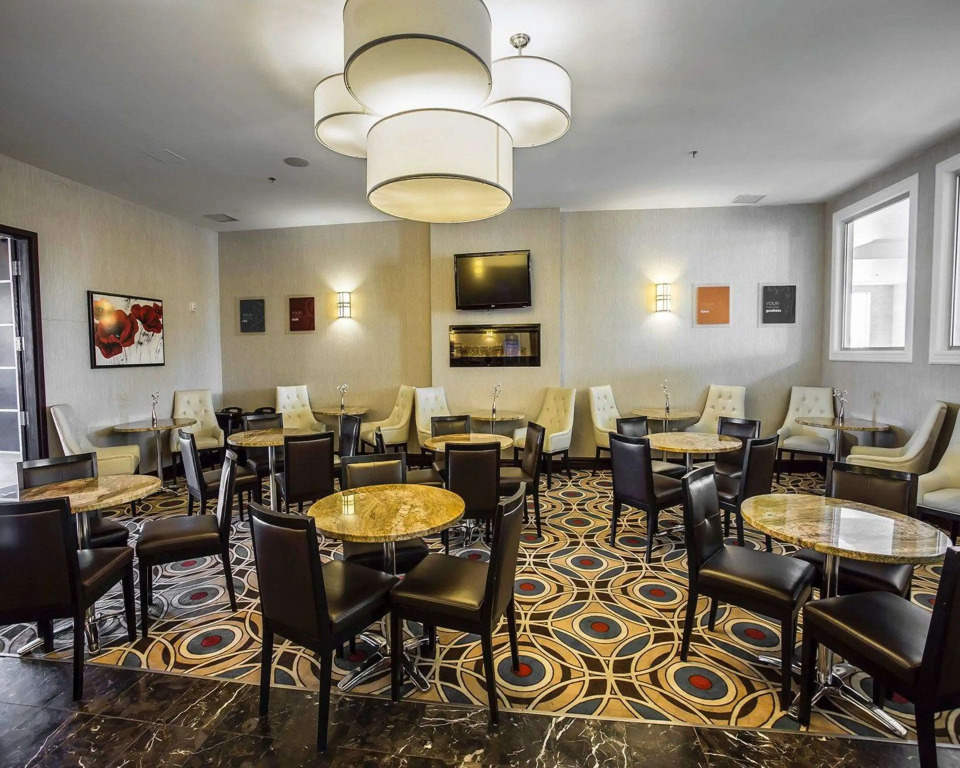 Comfort Hotel Bayers Lake