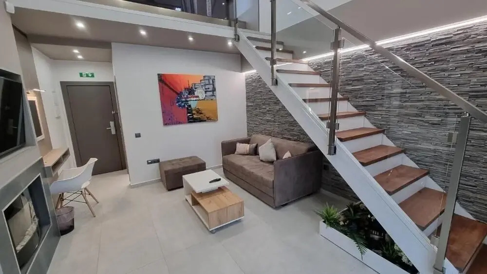 LUXSUITES