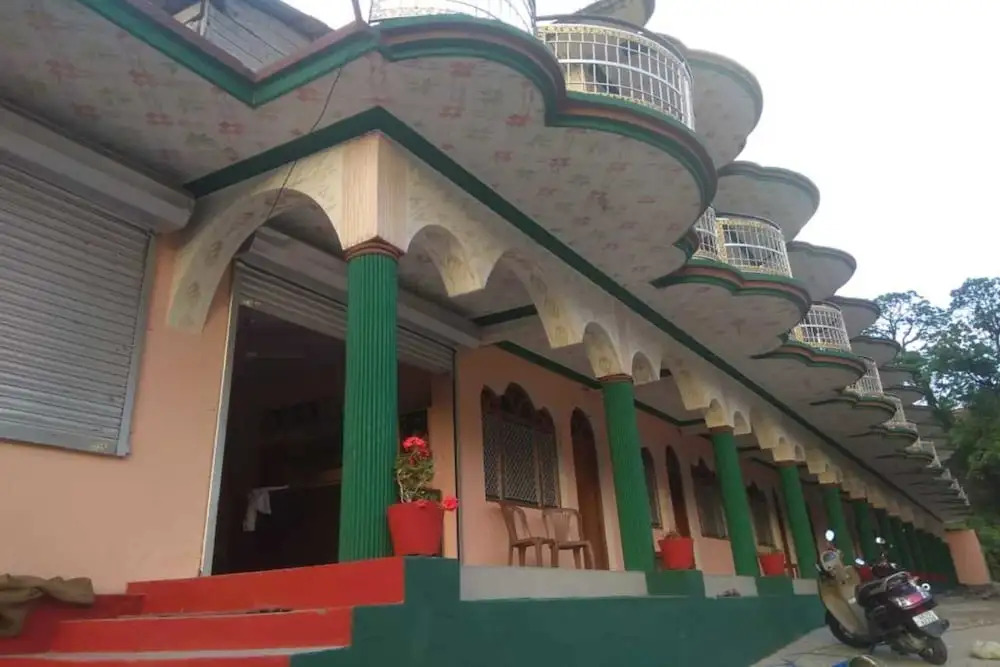 Hotel महिमा रेसॉर्ट