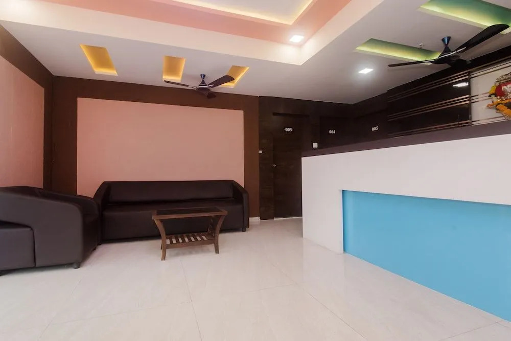 OYO 17391 Arya Residency