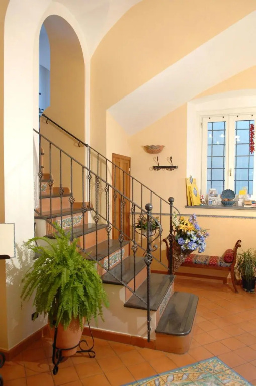Hotel Antica Repubblica in the historical center 2 minutes away,at 170mt, from the Sea