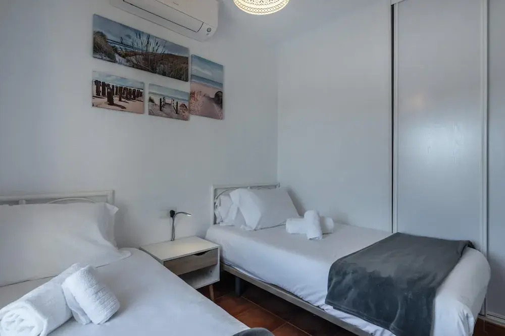 Spacious Chalet Close to the Beach