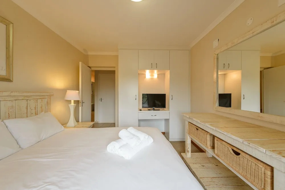 San Lameer Villa Rentals  10905