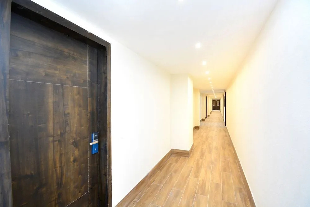 Capital O 37234 Reejas Inns N Suites