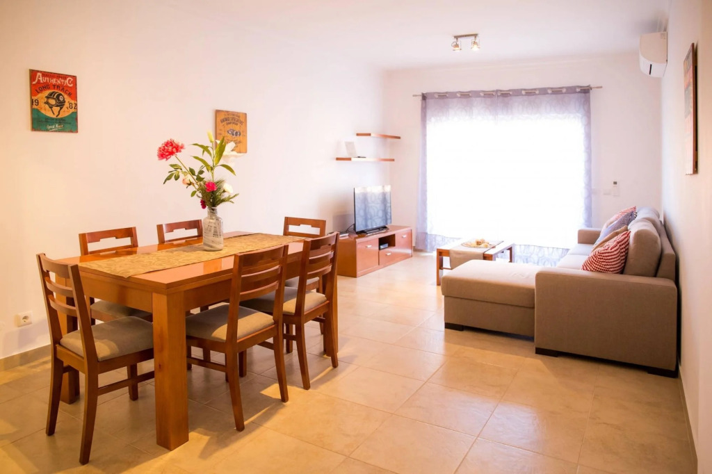 A04 - Large Modern 1 bed Apartment with pool by DreamAlgarve