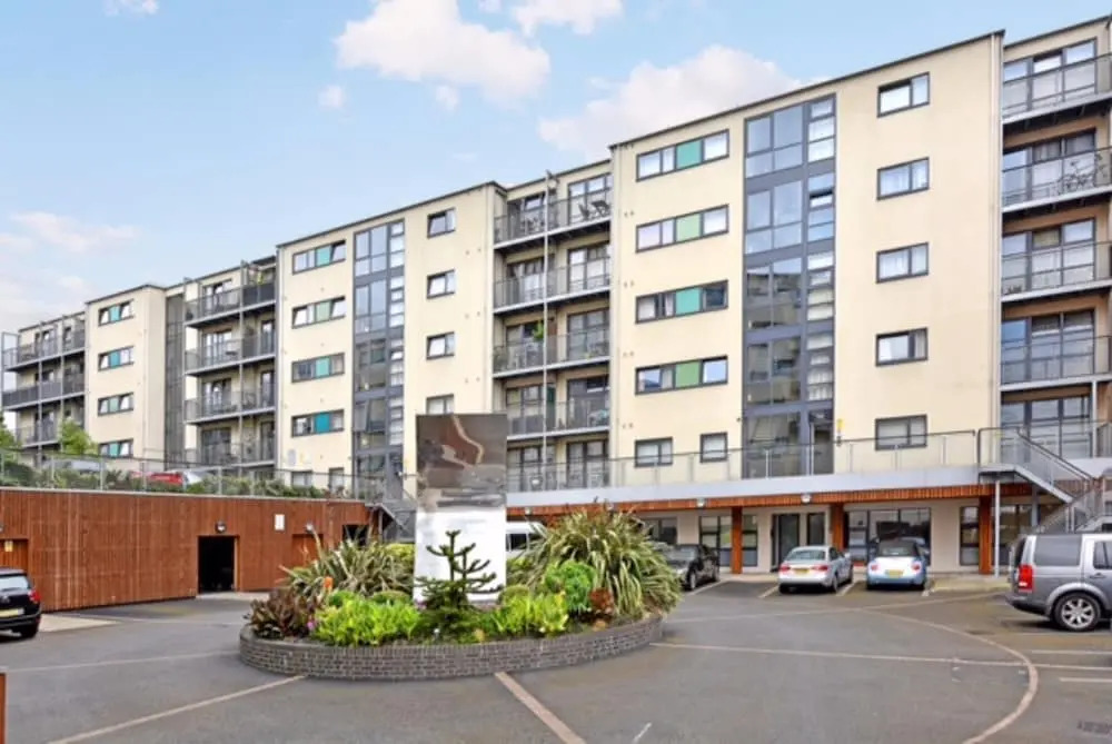 Canary Wharf 2 Bedroom Flat With Parking