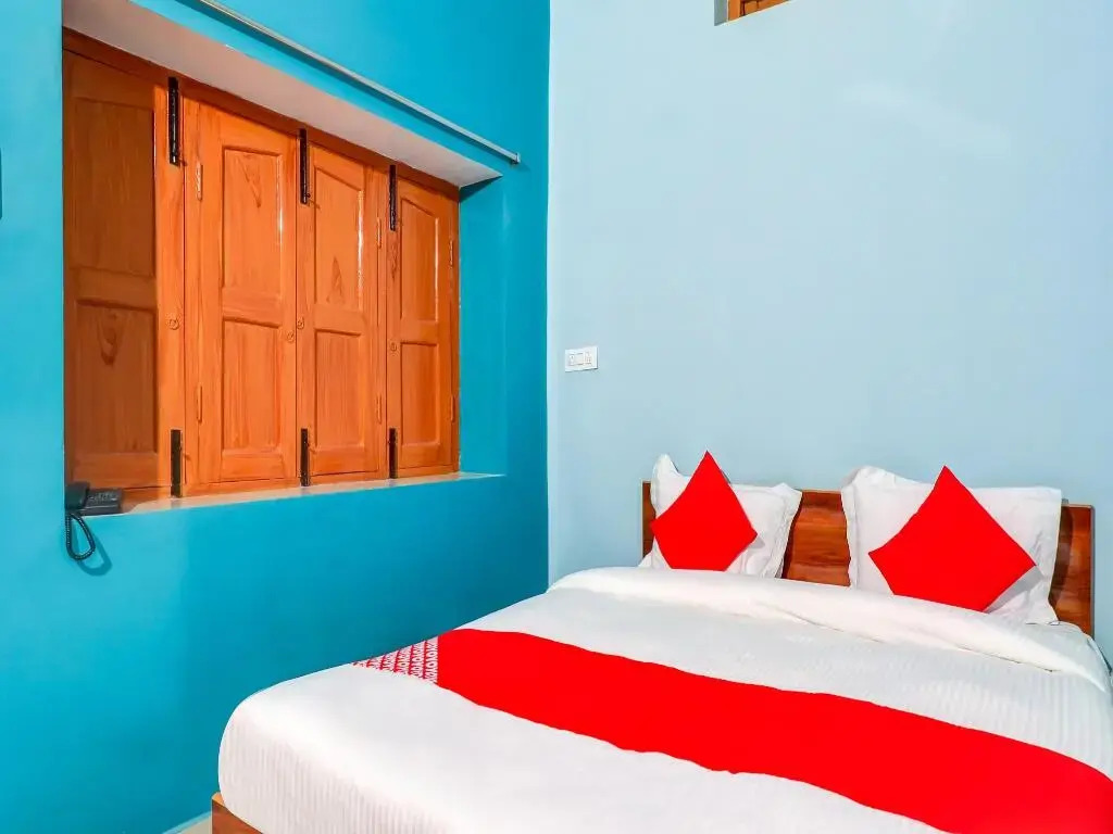 OYO Flagship 80502 Hotel Triveni