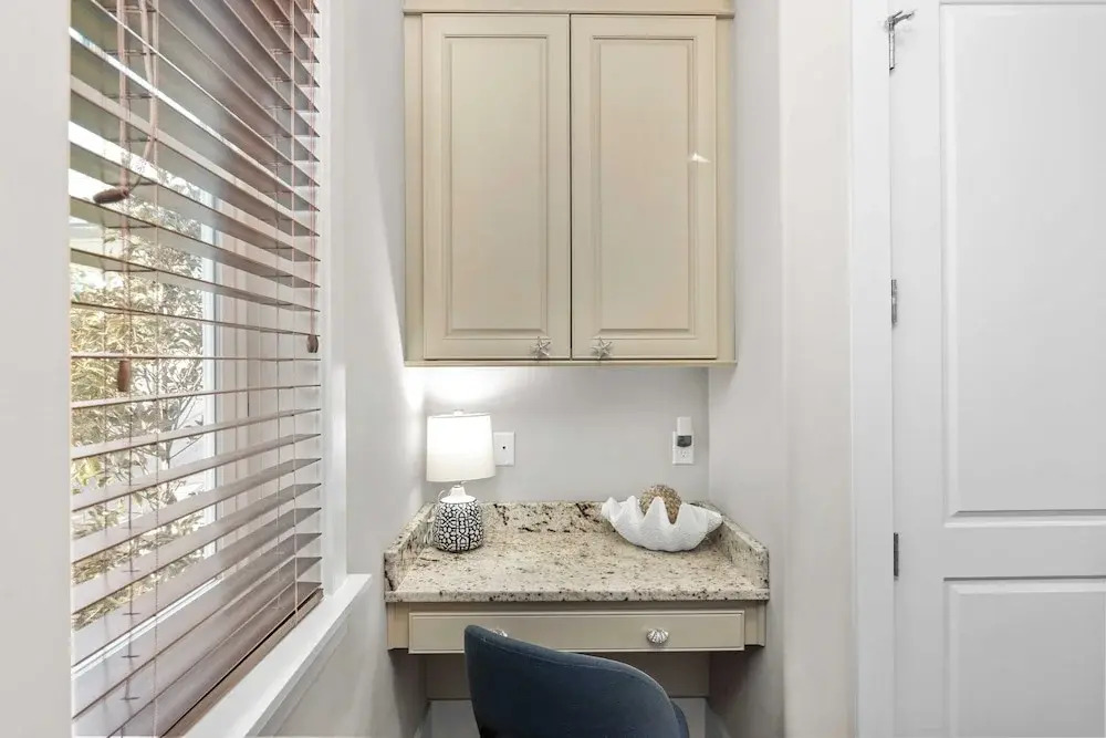 Seagrove Gardens Mins to the Beach, Santa Rosa Retreat w/ A+ Design