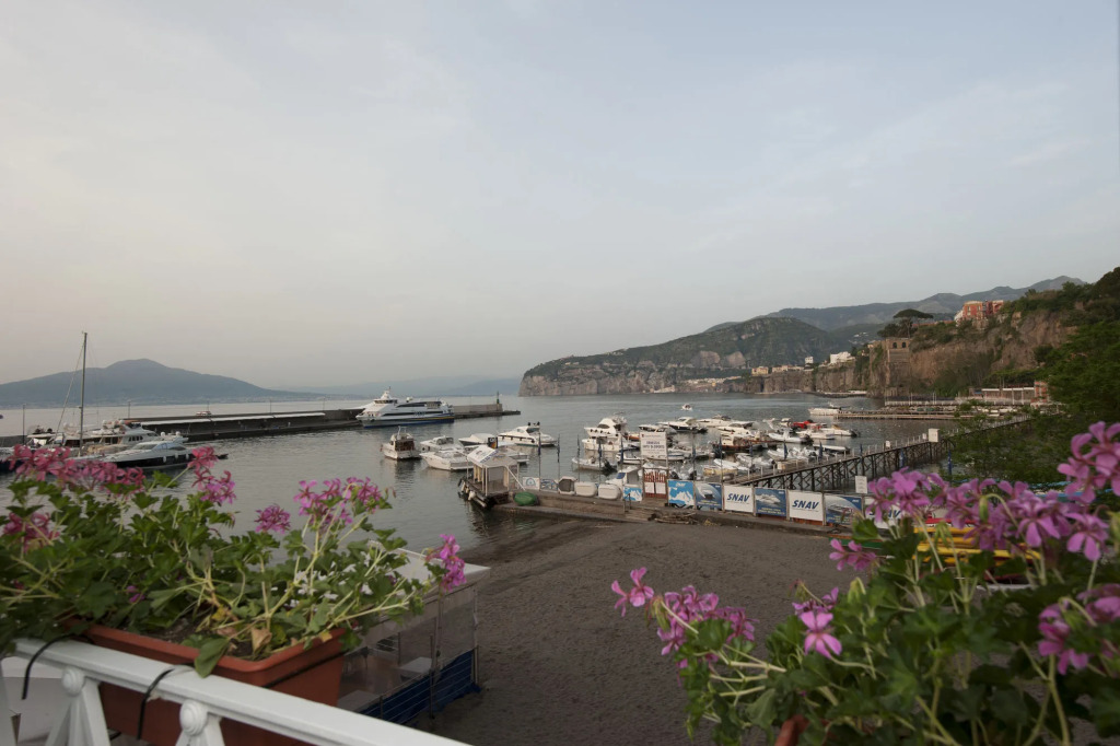 Surriento Suites