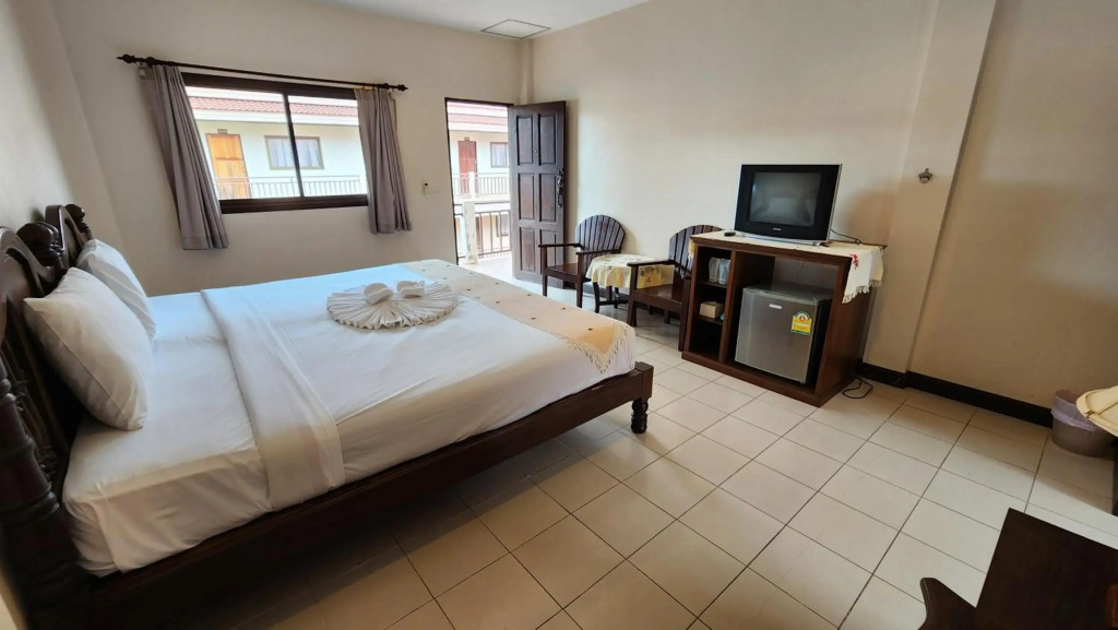 Panupong Hotel