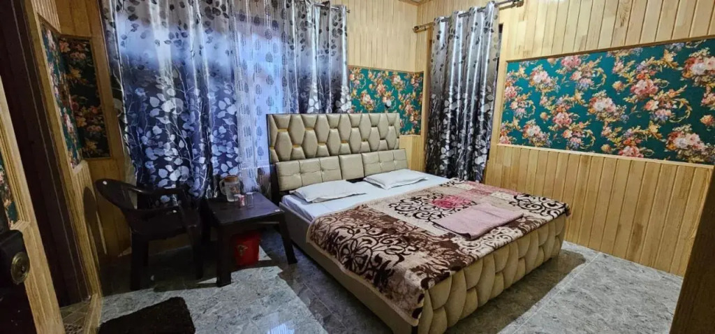 Hotel First Kashmir
