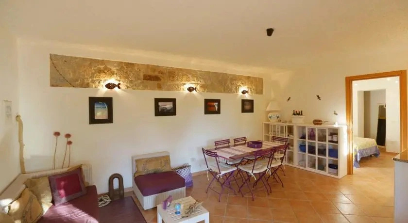 Casa bianca rossa viola