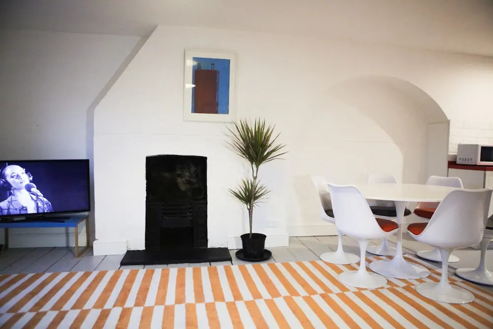 3 Bedroom House in the Heart of Shoreditch