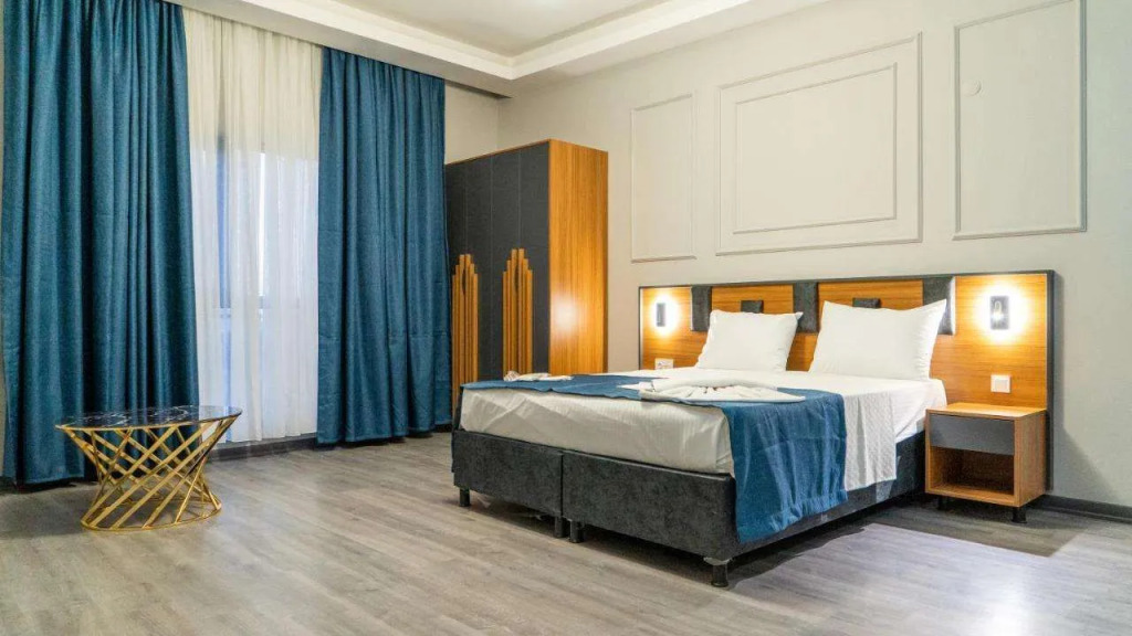GRAND MOON HOTEL